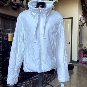 Bernado White water resistant contour jacket. Size XXL